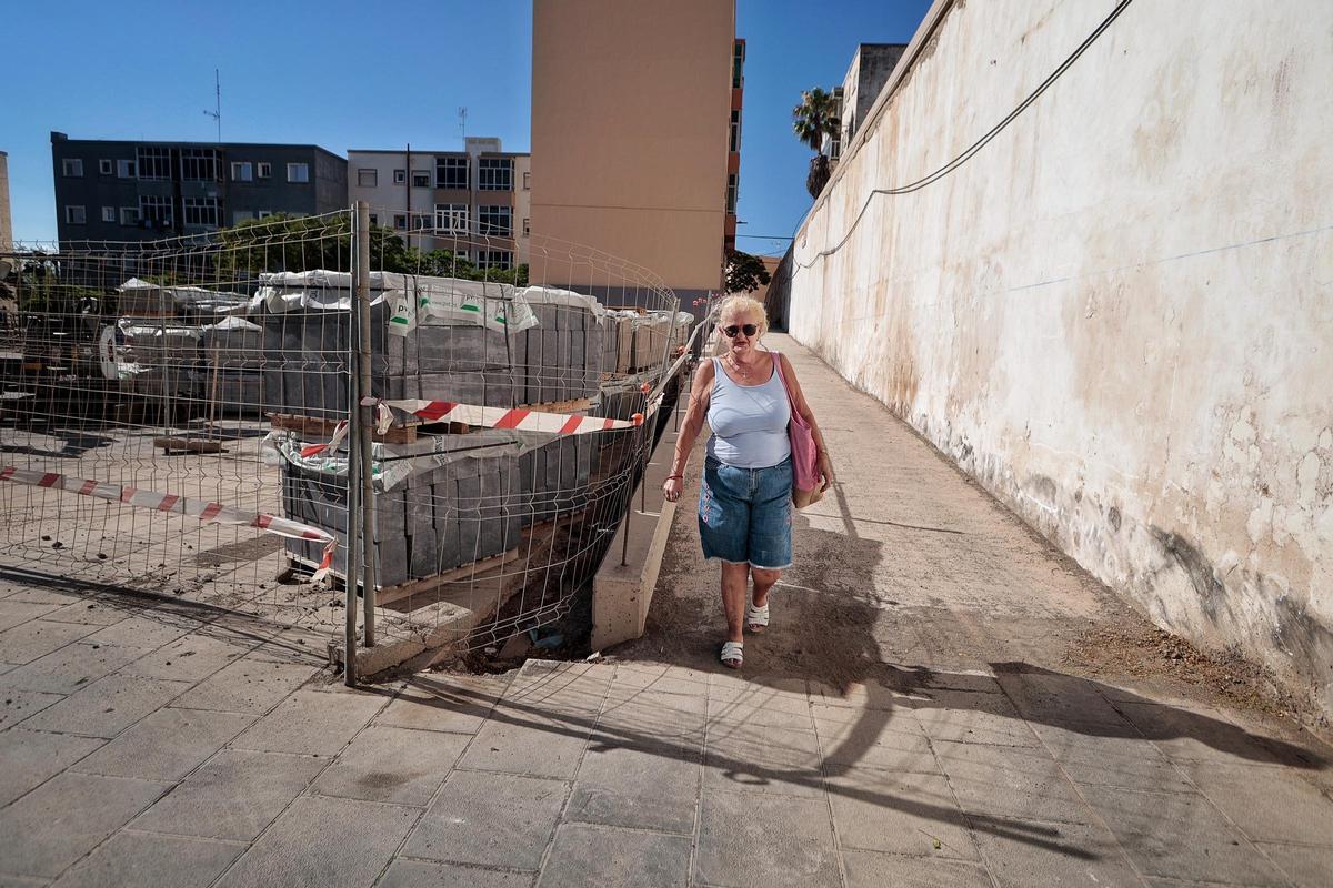 Obras de accesibilidad en la plaza de las Mil Viviendas de La Salud