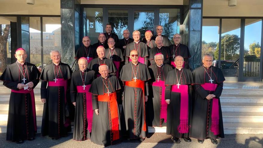 Els bisbes abans de trobar-se amb el Papa