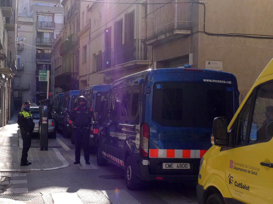 Operatiu antidroga en un carrer del centre de Figueres