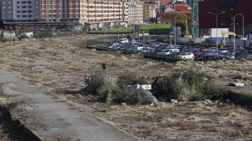 VÍDEO: Quitan las tiendas de campaña de El Solarón en Gijón