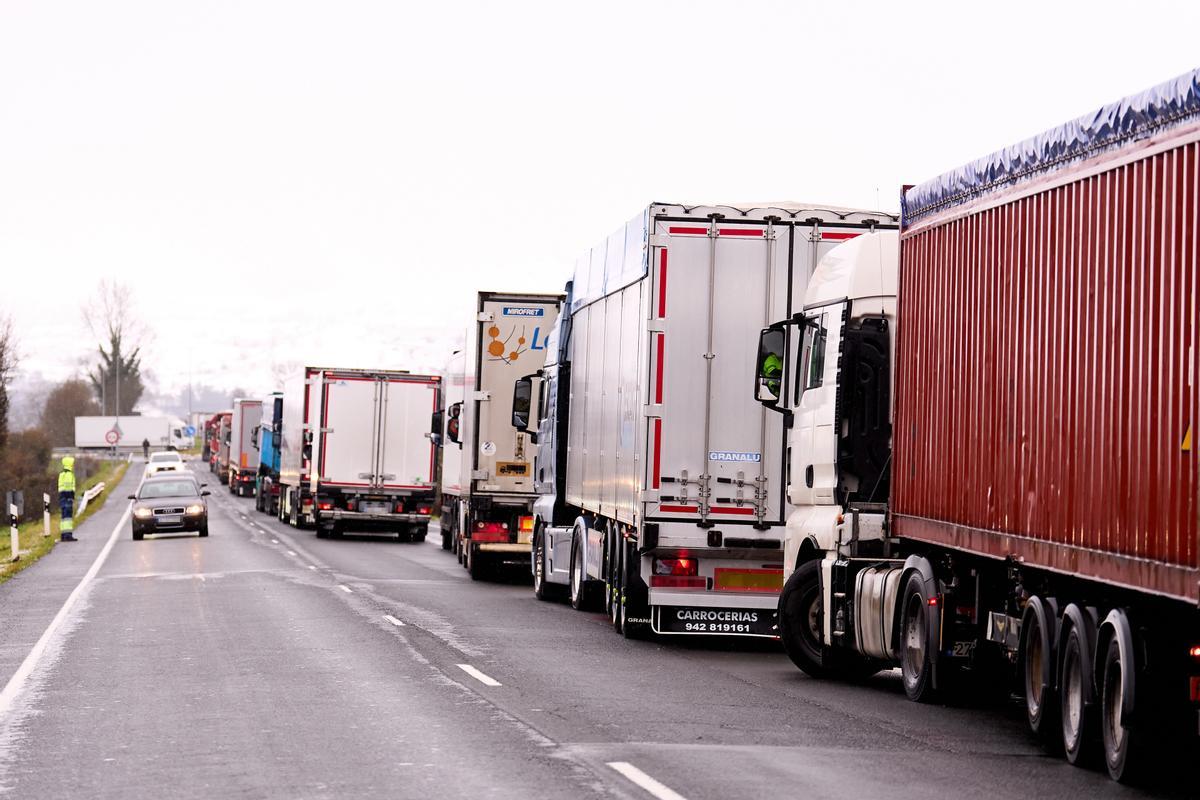 El Govern central prorroga el descompte de 10 cèntims de dièsel per als transportistes fins al setembre