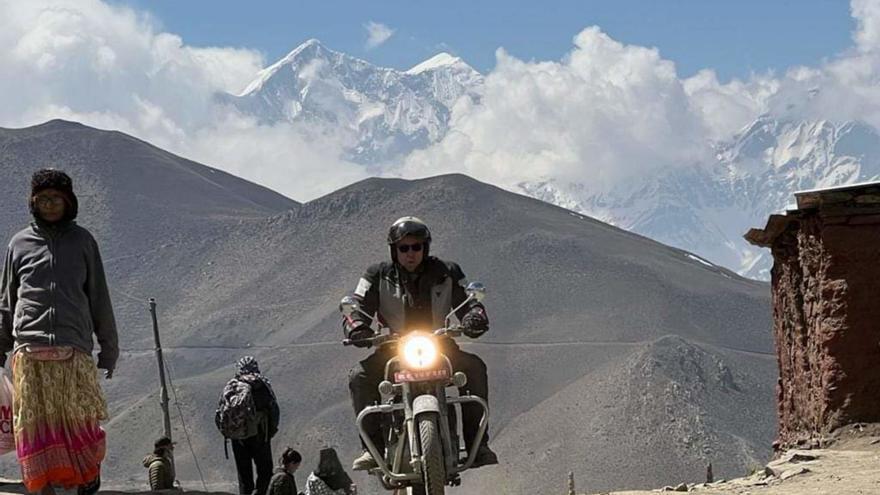 En moto a la cuna del Himalaya