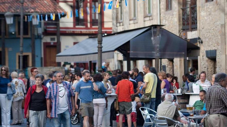 Ambiente en una de las últimas ediciones de las fiestas del Carbayedo.