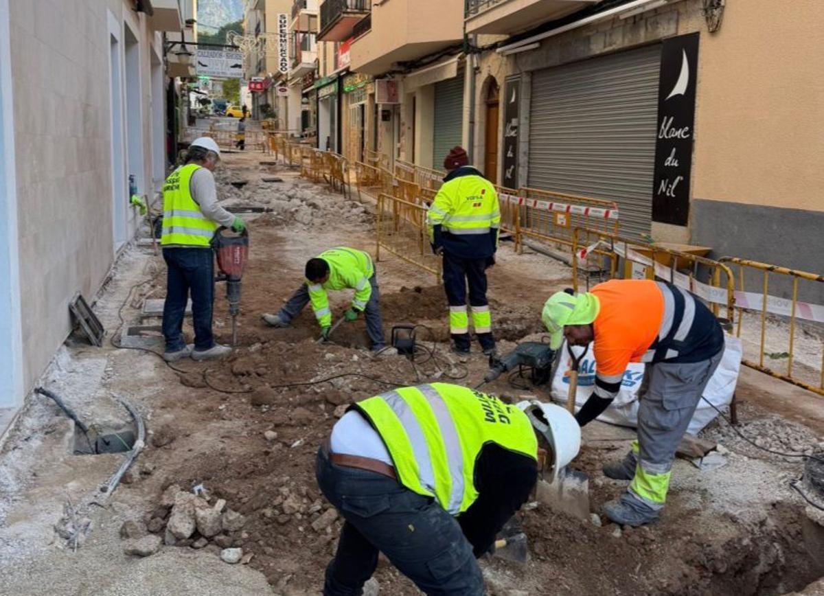 Bauarbeiten im Carrer Jaume Torrens in Port de Sóller. | FOTO: DARDER