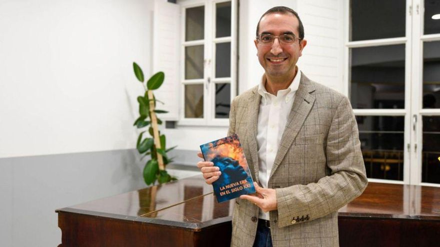 Luis Santamaría: &quot;La terapia gestalt tiene riesgos por los casos de abusos&quot;