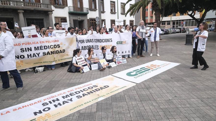 El SCS cifra en "cientos de millones de euros" el impacto de la huelga de médicos en Canarias