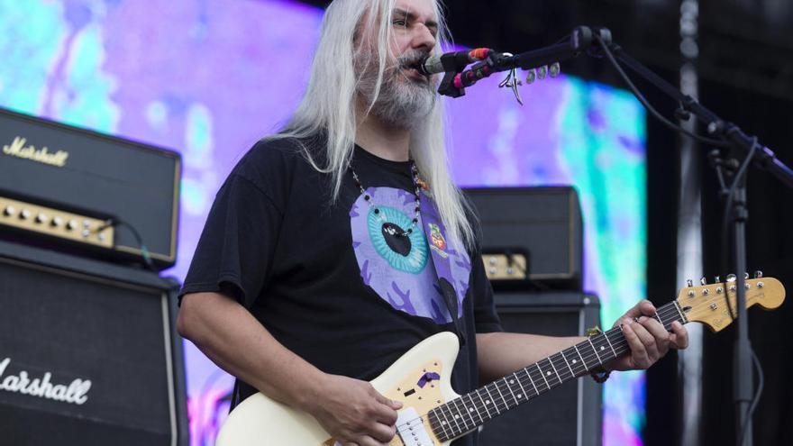 J Mascis, en una actuación.