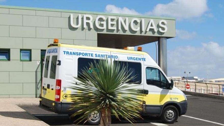 Ambulancia en Urgencias del Hospital Molina Orosa