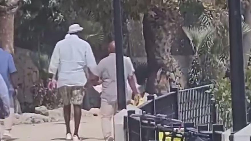 Michael Jordan pasea por las calles de Marbella