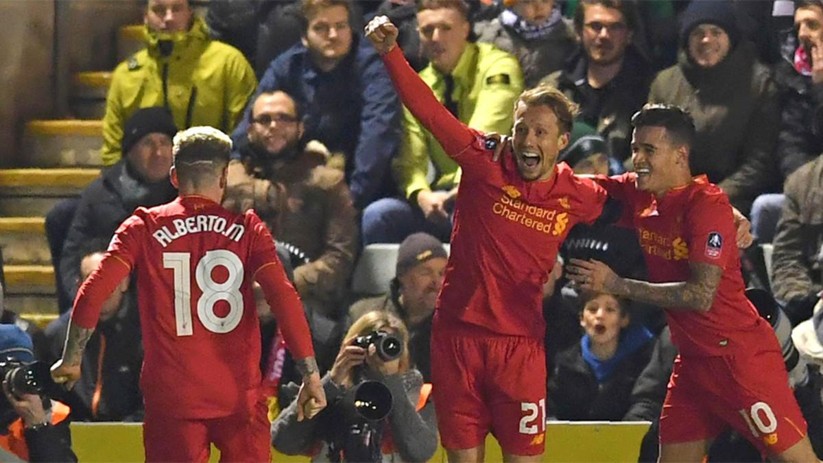 Lucas Leiva marcó su primer gol para el Liverpool en casi siete años