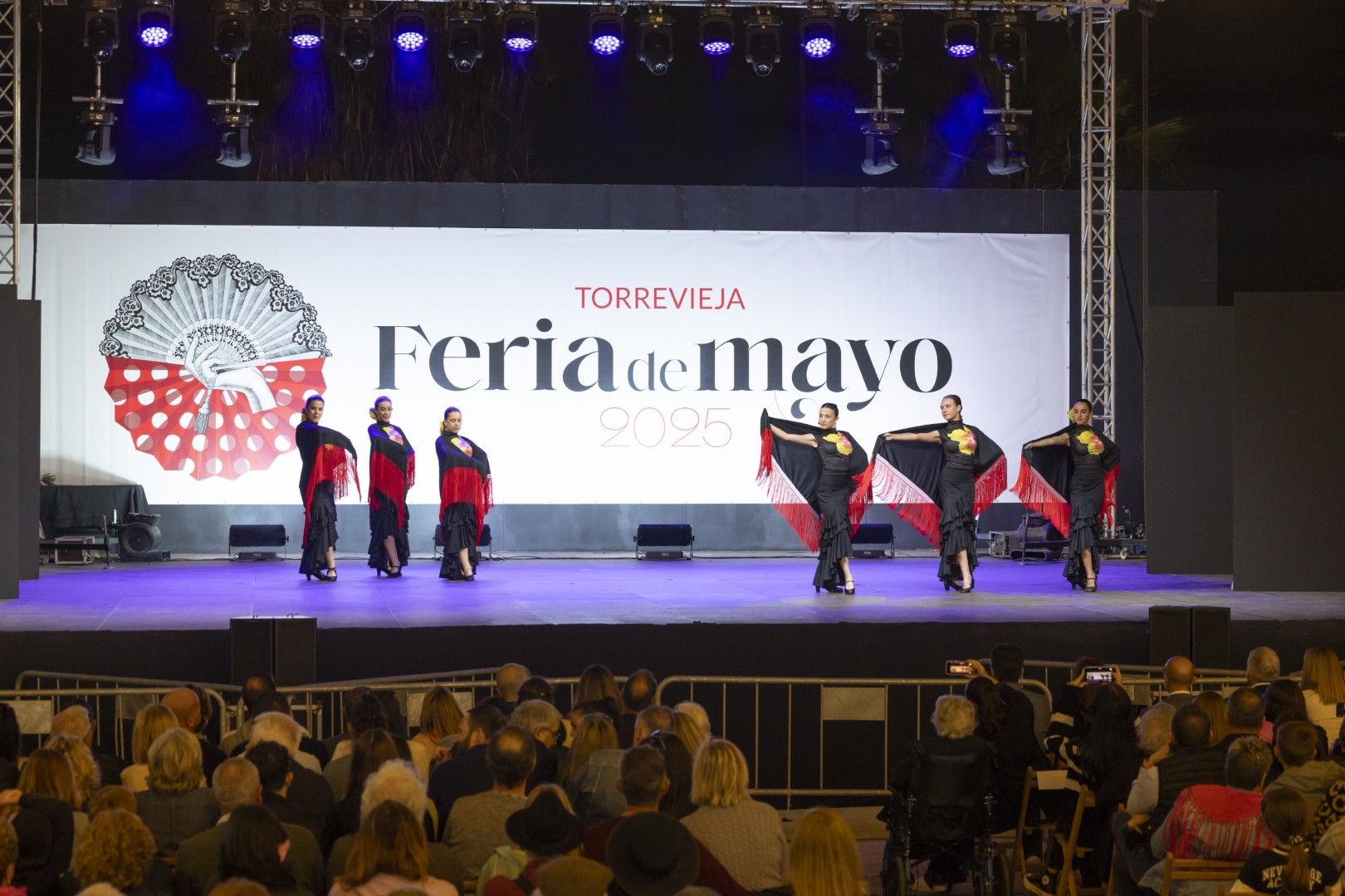 Por sevillanas en la Feria de Mayo de Torrevieja 2025