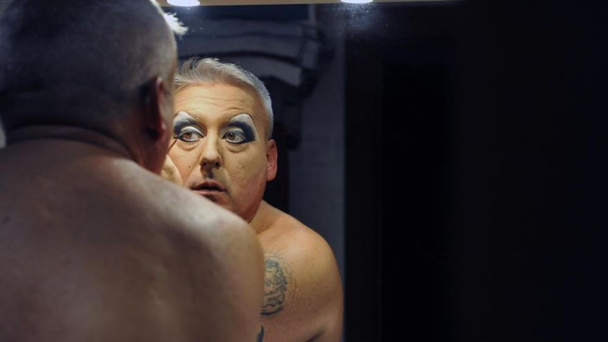 Karla Show és un transformista manresà que ha treballat per tot el món