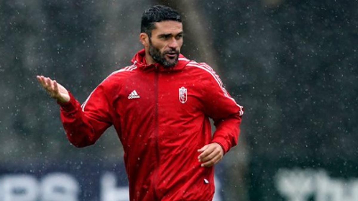 Jorge Molina, durante un entrenamiento con el Granada