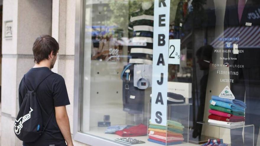 El comercio cacereño mantiene las ventas en rebajas con respecto al 2014