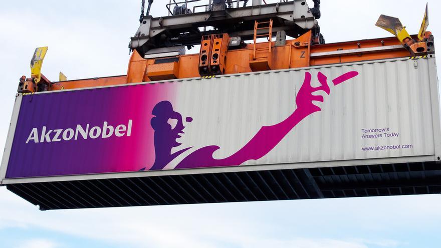 La antigua Titan Lux despide a 120 trabajadores de su fábrica de Barcelona: “Tienen beneficios astronómicos y se llevan las pinturas a Polonia”