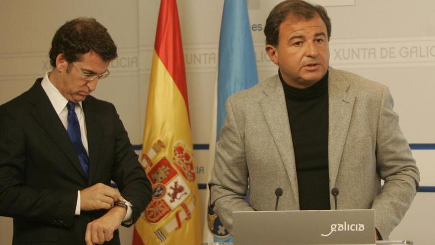 Feijóo con el entonces conselleiro Guerra en 2011. // X. Álvarez