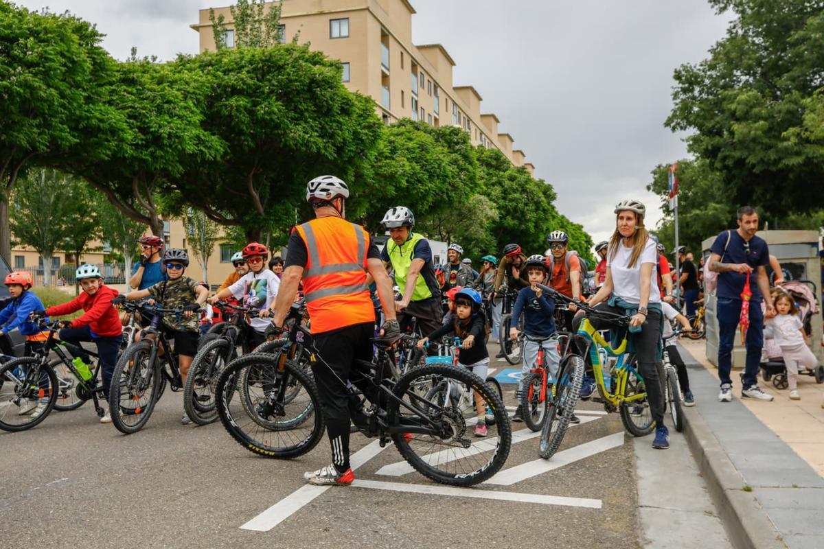 Biciletada en el CEIP Soledad Puértolas.