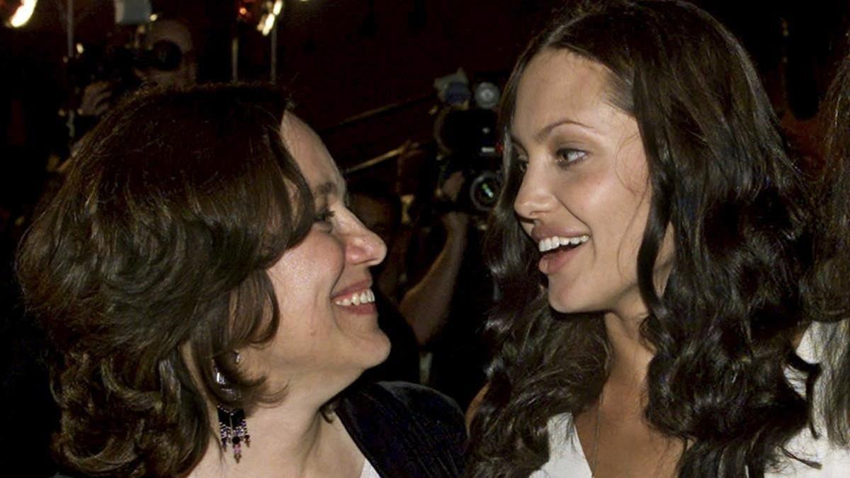Angelina Jolie recuerda a su madre en una emotiva carta