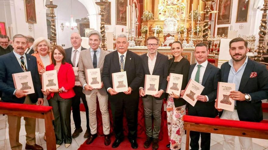 La hermandad de San Rafael de Córdoba presenta su revista anual con destacadas firmas de la vida cultural, académica y cofrade