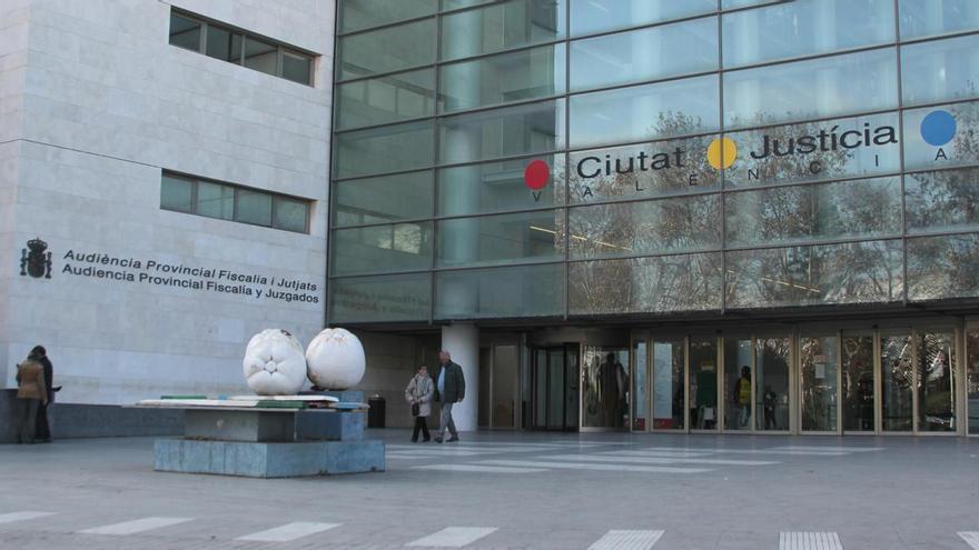 Expulsan del Cuerpo a un policía nacional de Torrent que falsificó el robo de su moto