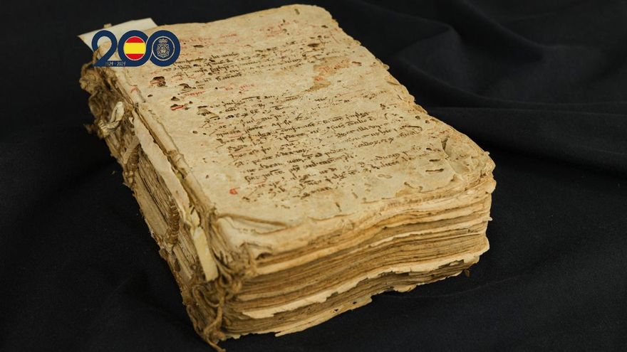 La Policía Nacional localiza en Elche dos códices de los siglos XIV y XVIII