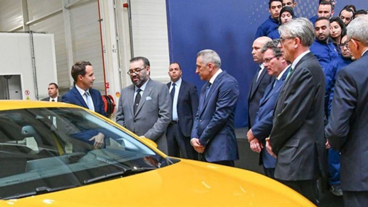 El rey Mohammed VI durante la inauguración de la planta de Stellantis en Kénitra. 