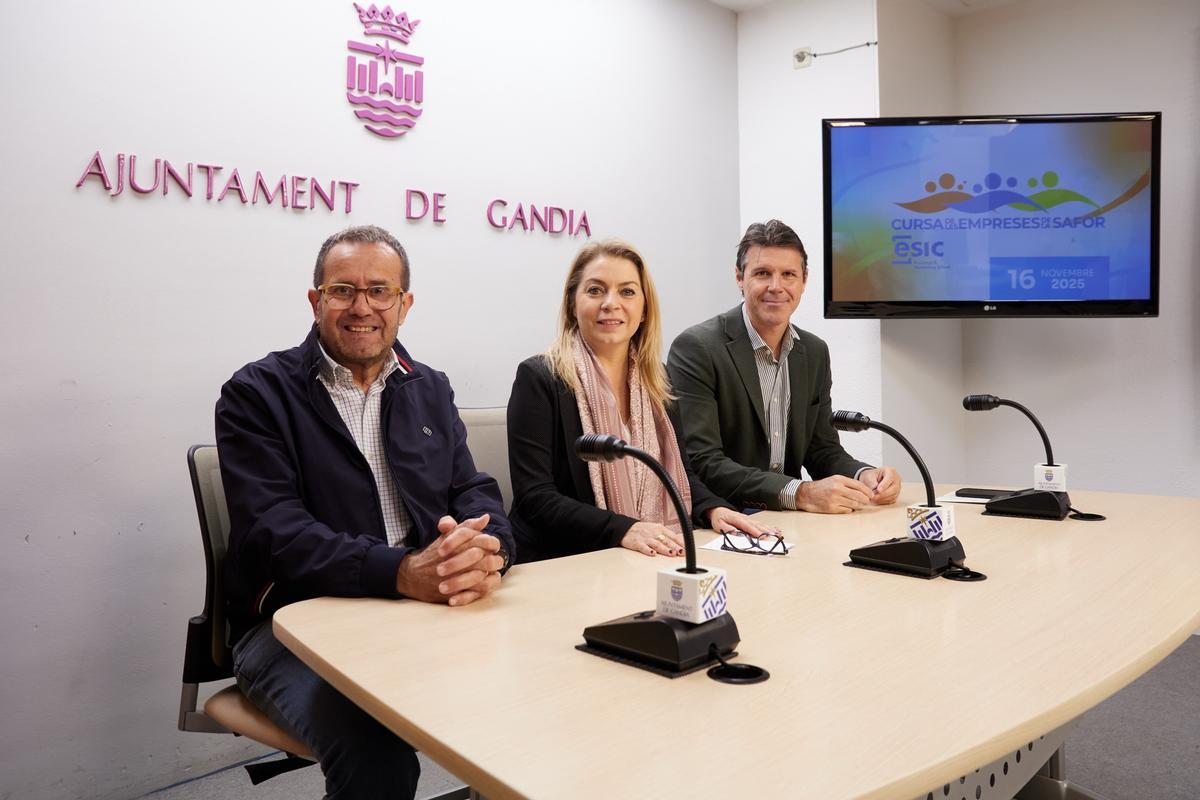 Boscà, Moncho y Naveiro, en la rueda de prensa de la Cursa de les Empreses