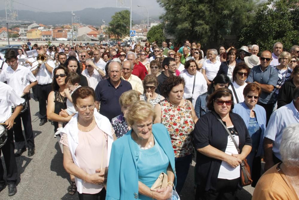 Meira se vuelva en la ofrenda a los marineros