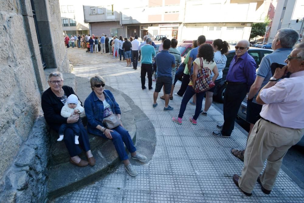 Largas colas para conseguir entradas para los toros// G.Santos