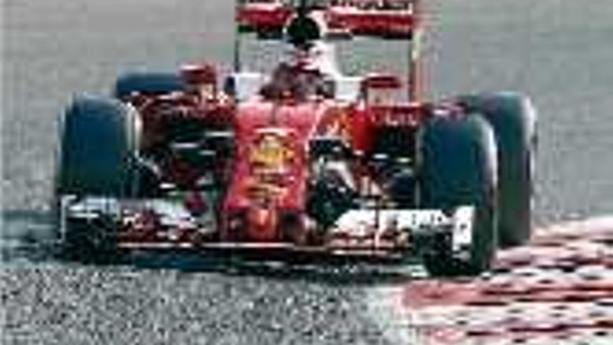 Raikkonen fa el millor temps en un dia decebedor per a Alonso