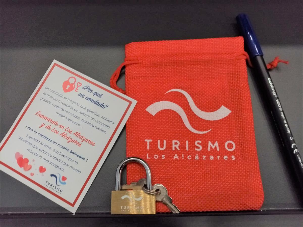 Candados de la campaña de San Valentín de Los Alcázares