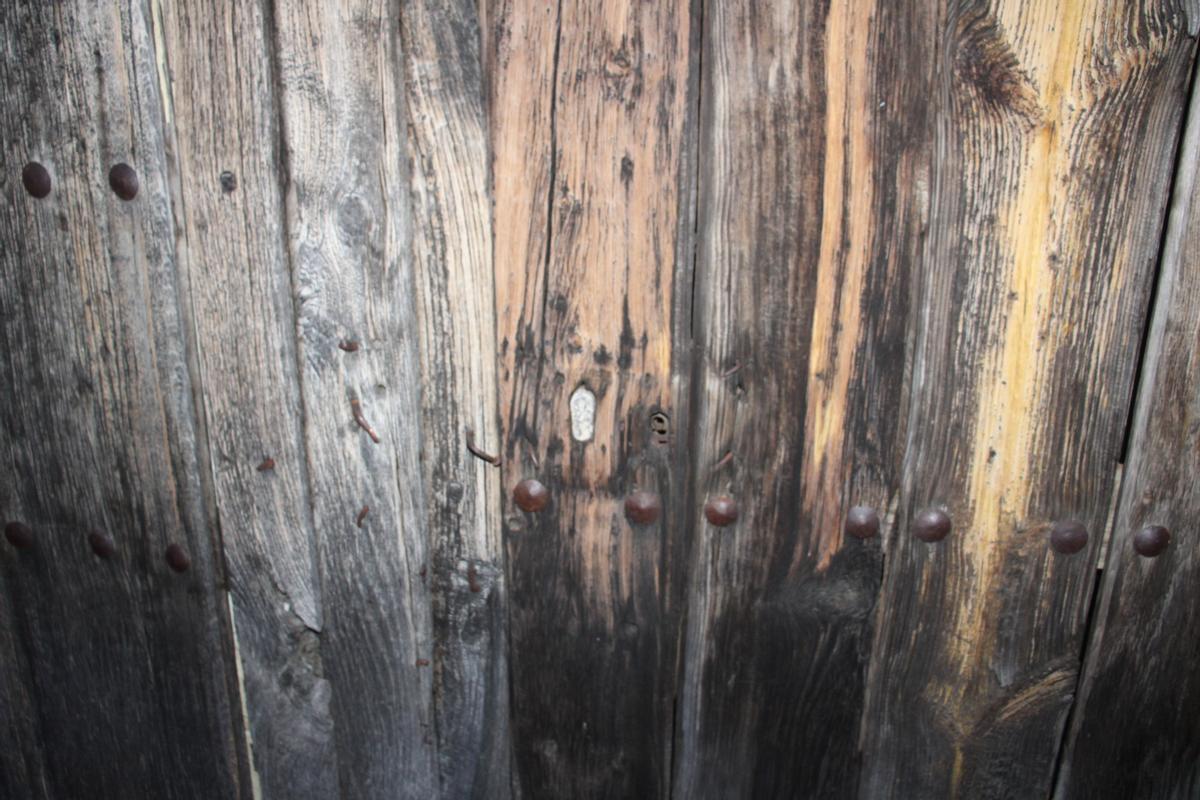 GALERÍA | Embellecedores de cerraduras, objetivo de los ladrones en Villanueva de Valrojo