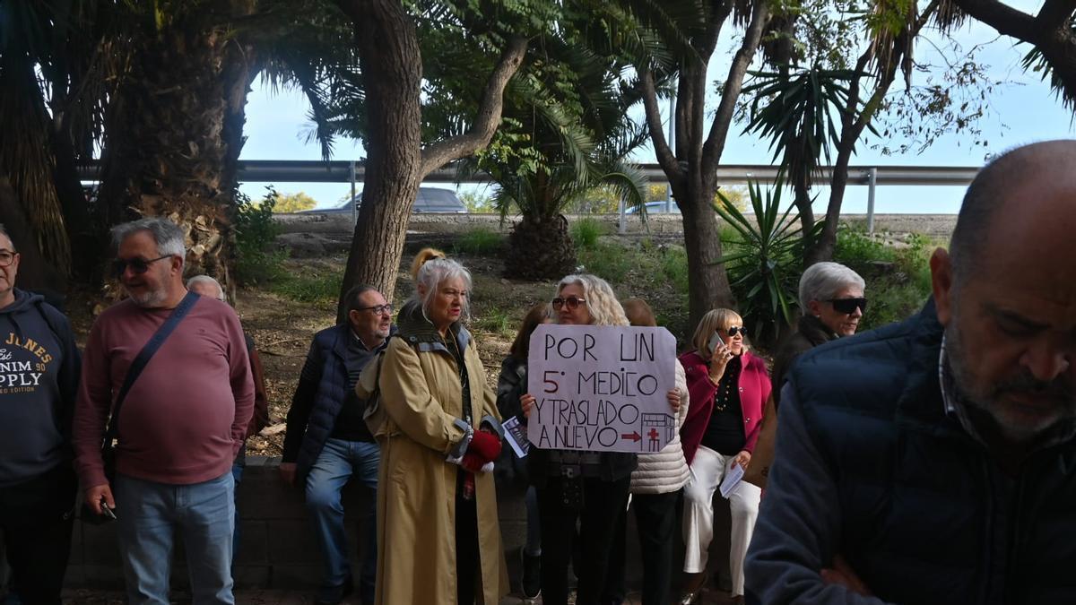 Los vecinos de San Gabriel piden de nuevo un quinto médico para el barrio