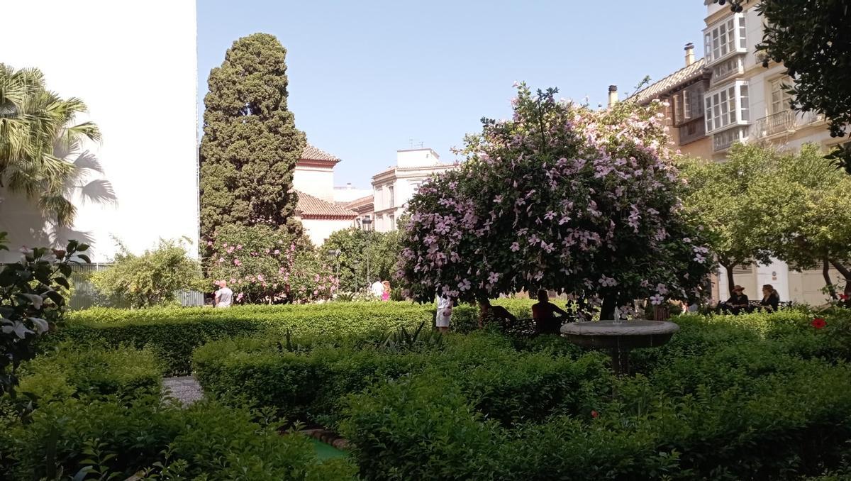 Los Jardines de la Catedral, dentro de la antigua ciudad fenicia, nunca se han excavado.