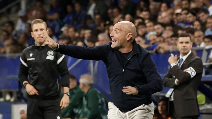 Calero, entrenador del Real Oviedo, tras el derbi: "La mejor forma de pedir disculpas por lo de Sabadell ha sido cómo nos hemos comportado en el campo"