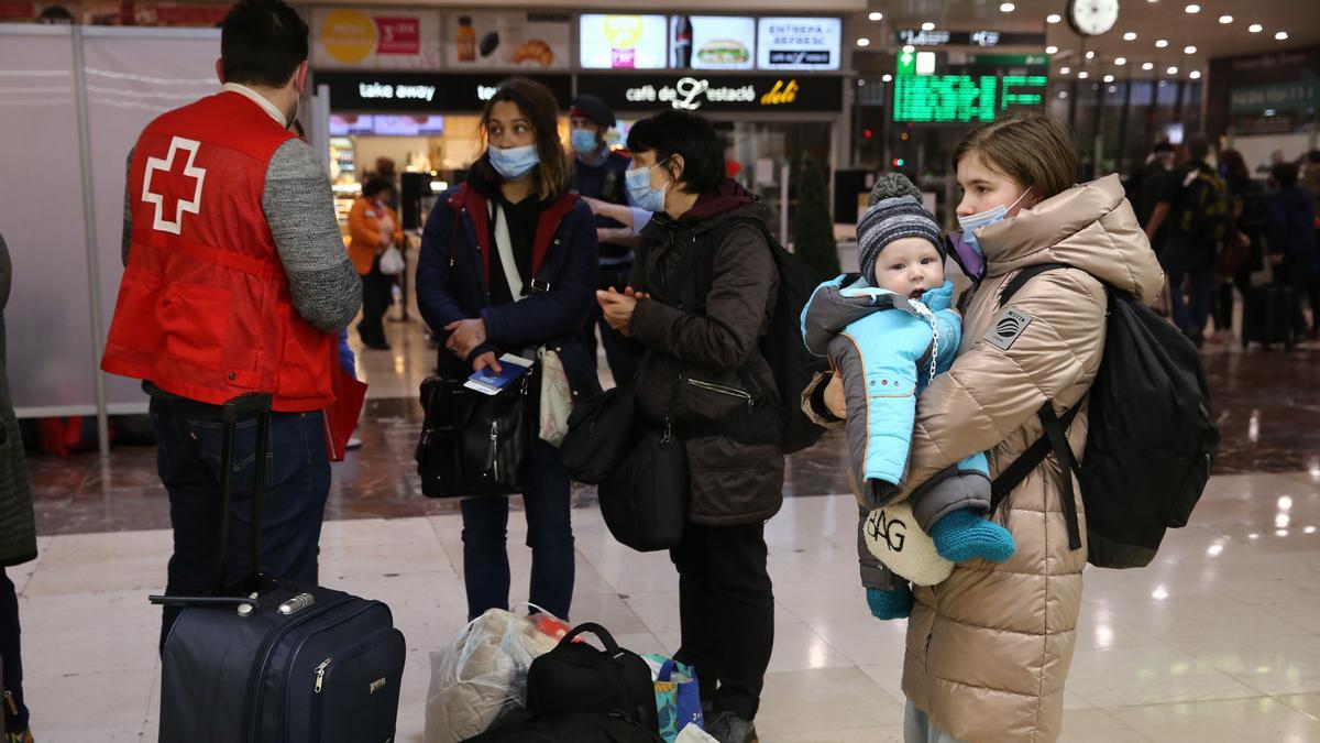 Llegada de refugiados de la guerra de Ucrania a Sants