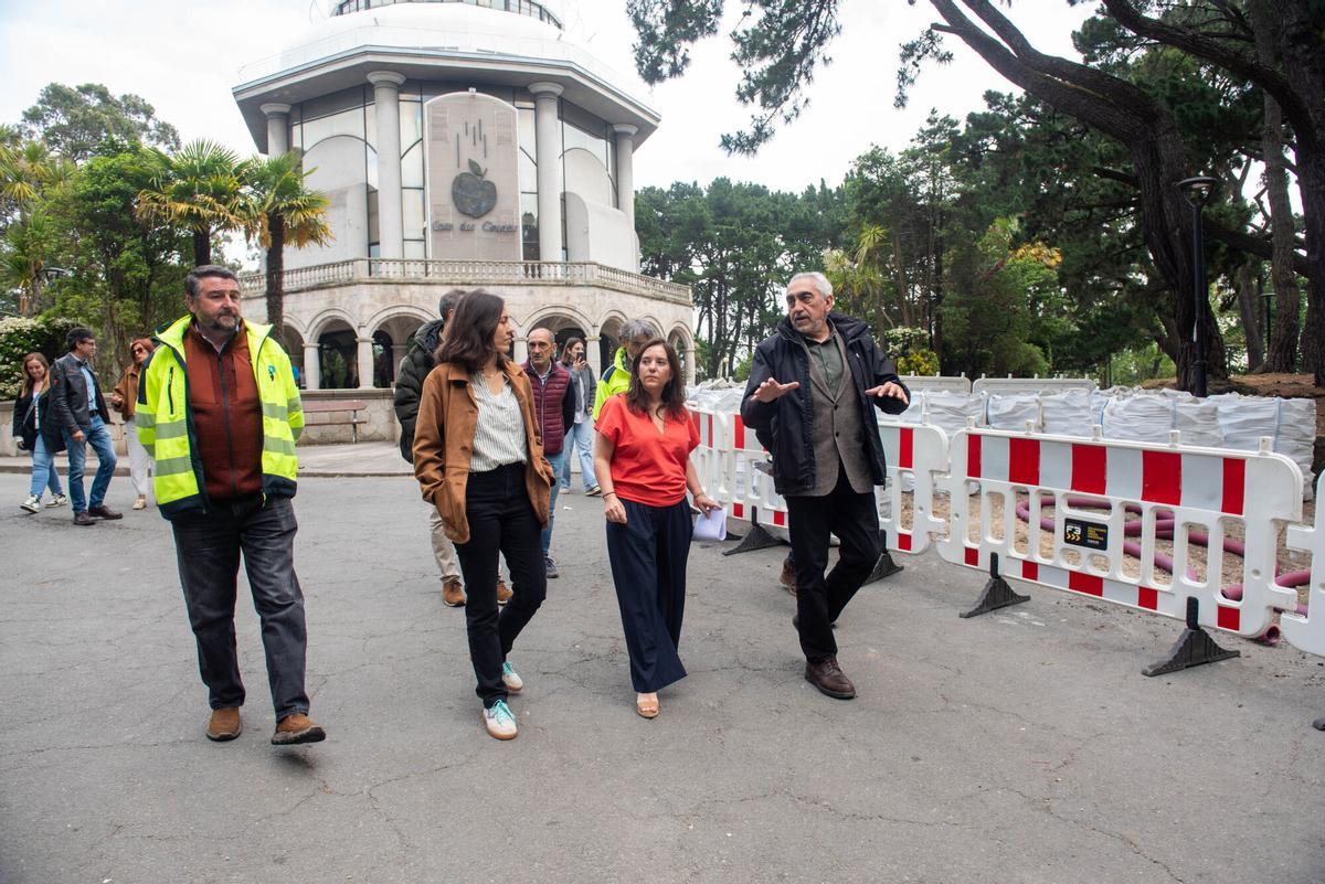 El Concello ejecuta y renueva caminos y sendas, y dotará al parque de nuevo equipamiento y mobiliario, tanto deportivo como de ocio.