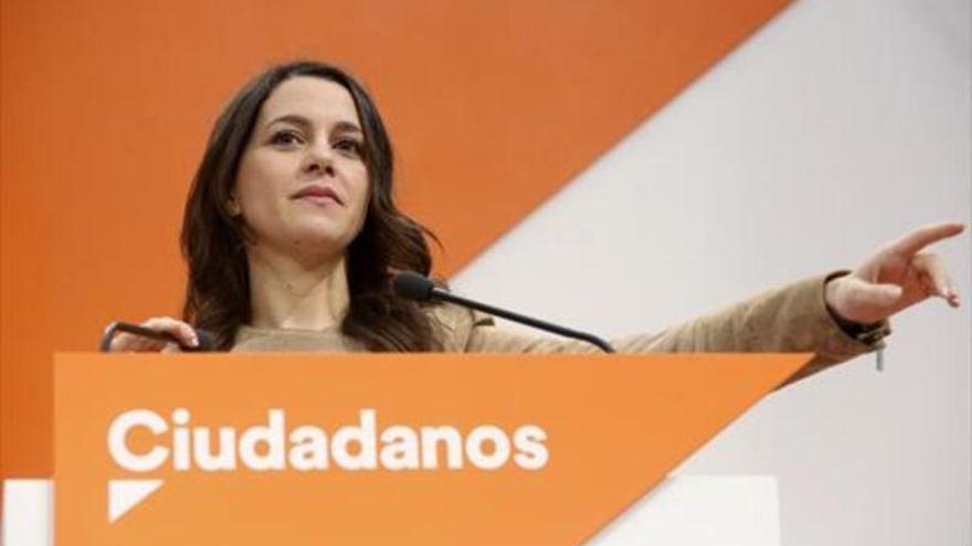 Ciudadanos lanza un aviso a Rajoy: la limitación de mandatos saldrá &quot;con el PP o con la oposición&quot;