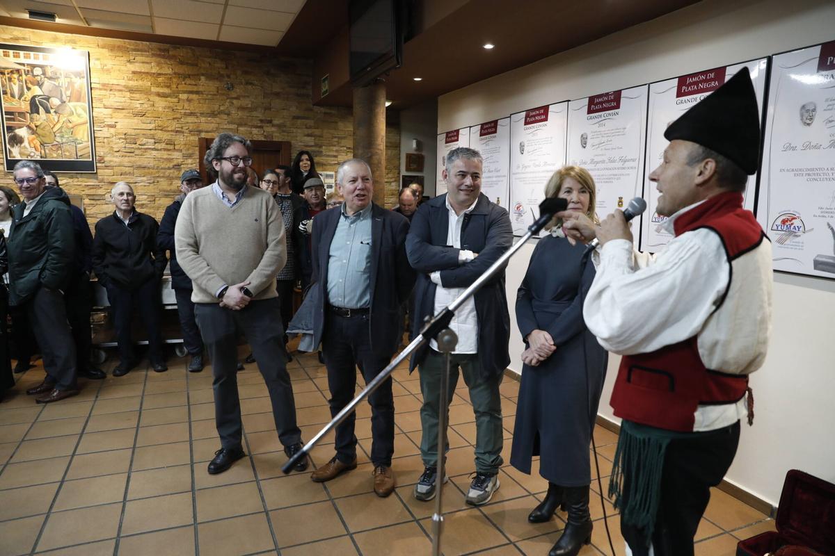 En imágenes: Así fue la reapertura de la sidrería Yumay de Avilés