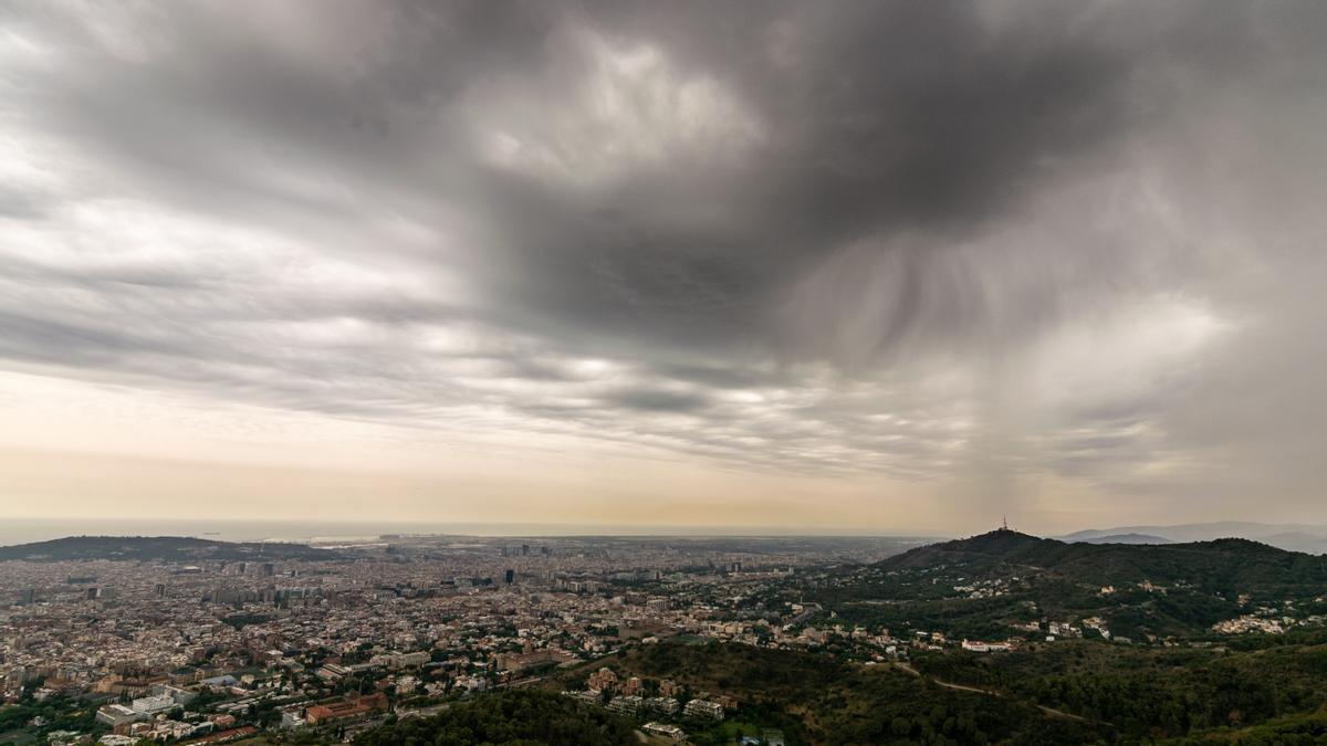 Cortina tempesta tormenta lluvia Barcelona