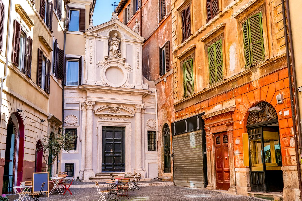 En el Largo dei Librari te vas a poder comer las mejores croquetas de bacalao de tu vida por poco dinero.