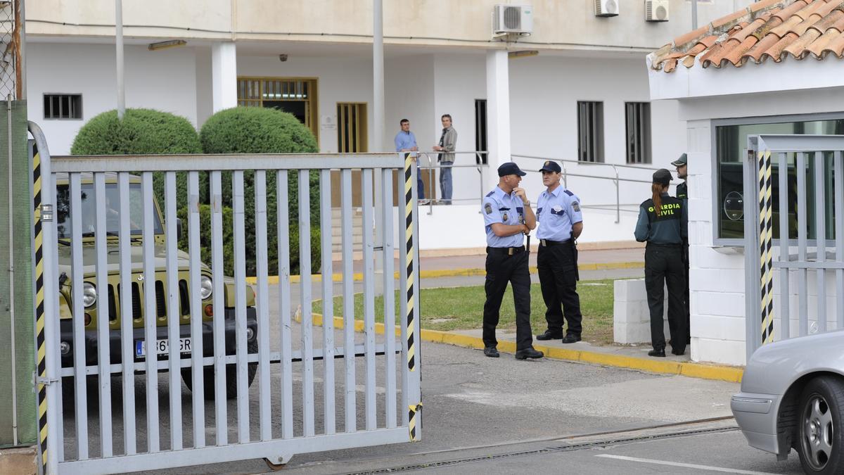 El presunto autor ha sido ya trasladado a la cárcel por orden del juez.