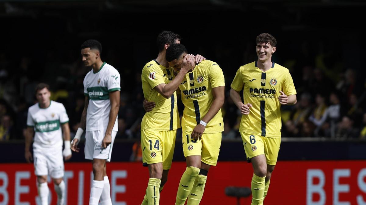 El Villarreal mantiene su solidez como local ante un Elche atascado.