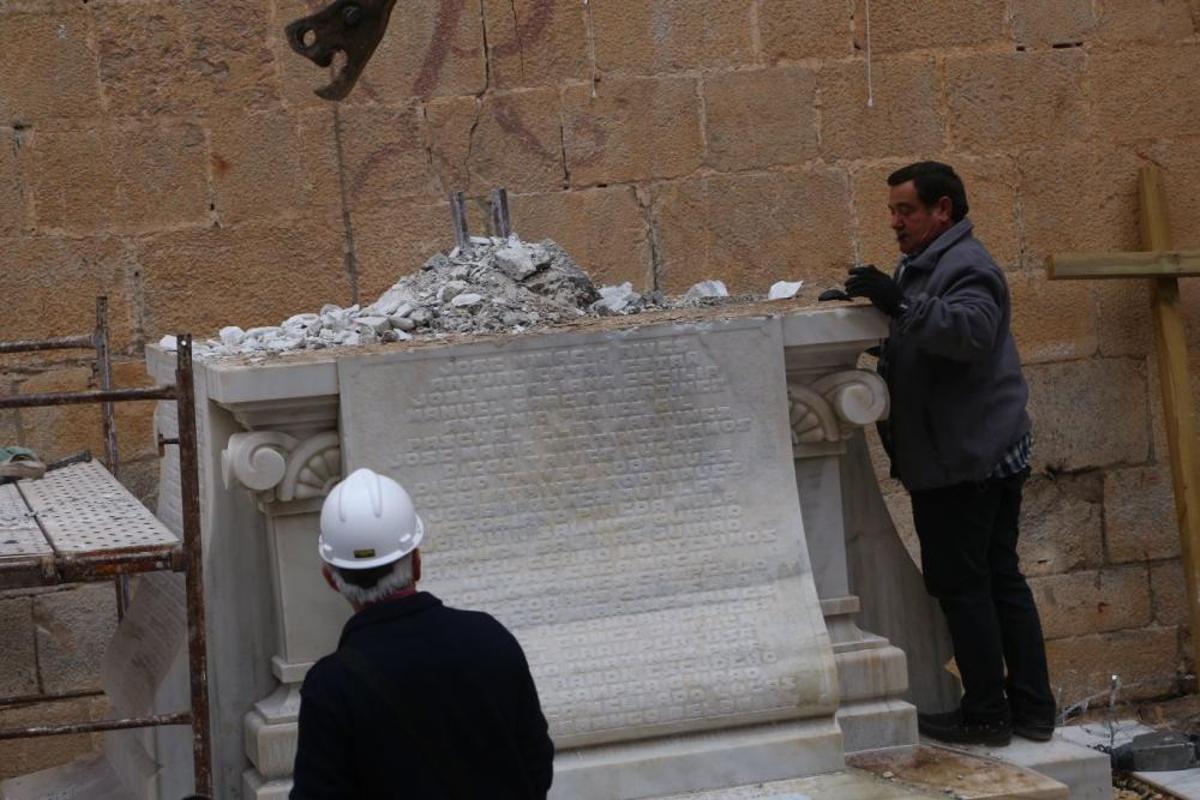 Retoman los trabajos para retirar la Cruz de los Caídos de Callosa de Segura