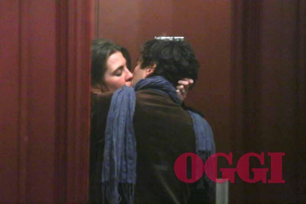 Carlota Casiraghi y Lamberto Sanfeli beso