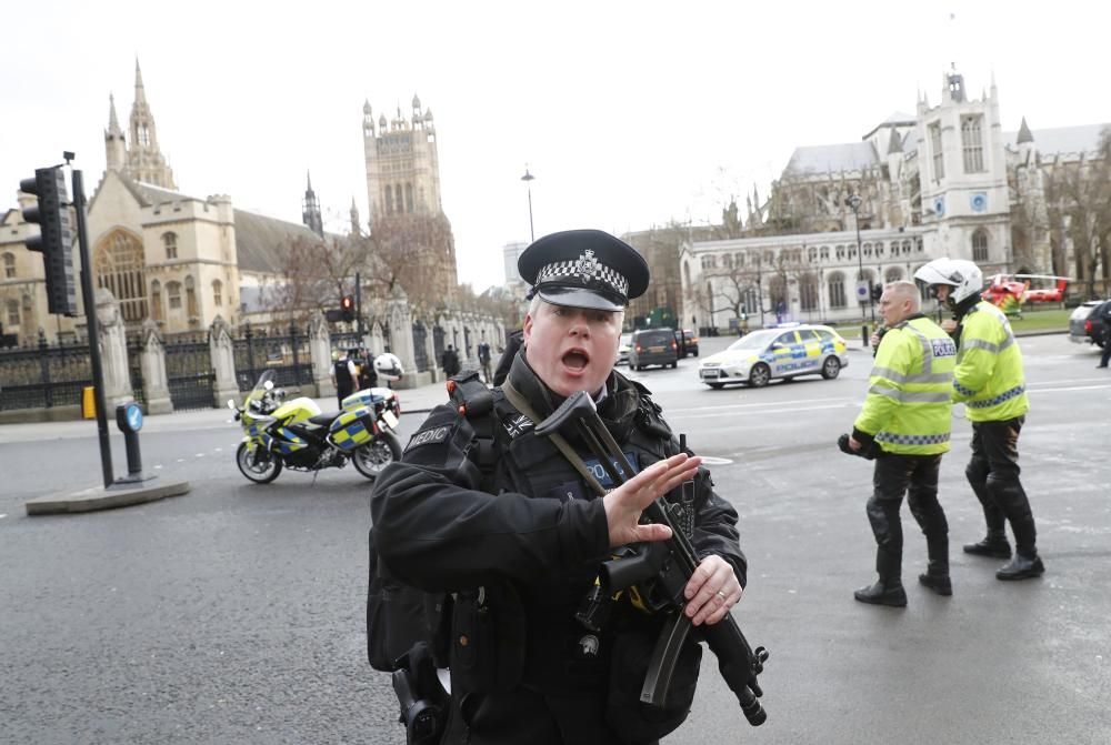 Atentado terrorista en las inmediaciones del Parlamento británico.