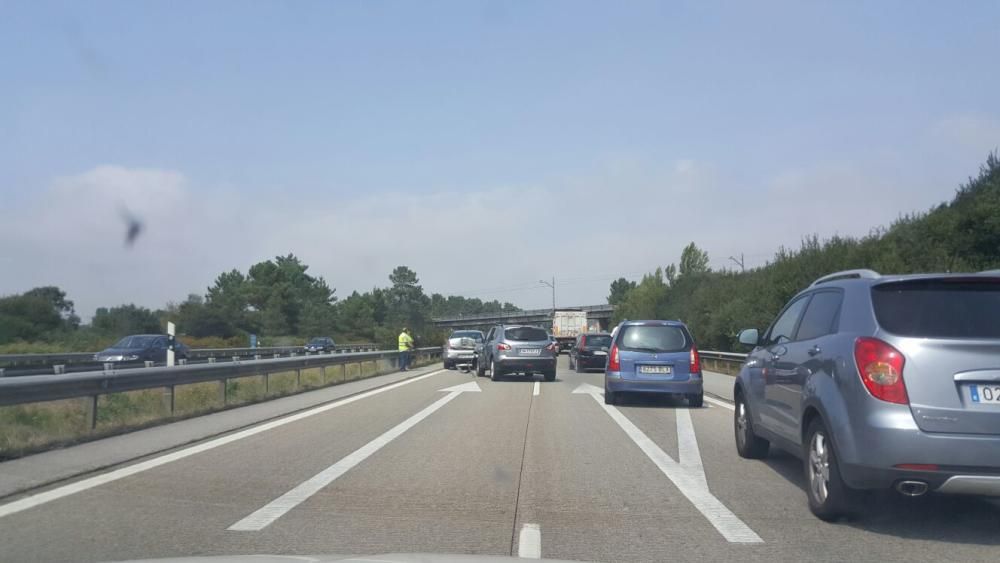 Un accidente en la "Y" provoca varios kilómetros de atasco en dirección Gijón