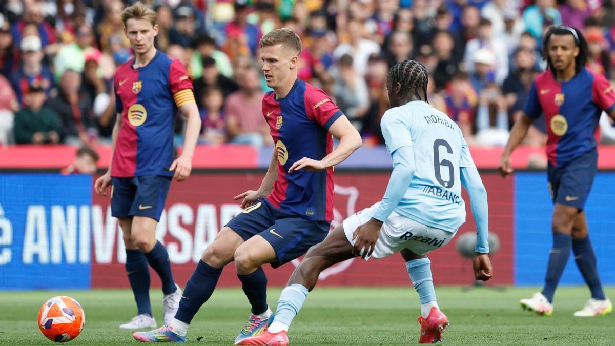 Olmo, durante el Barça - Celta