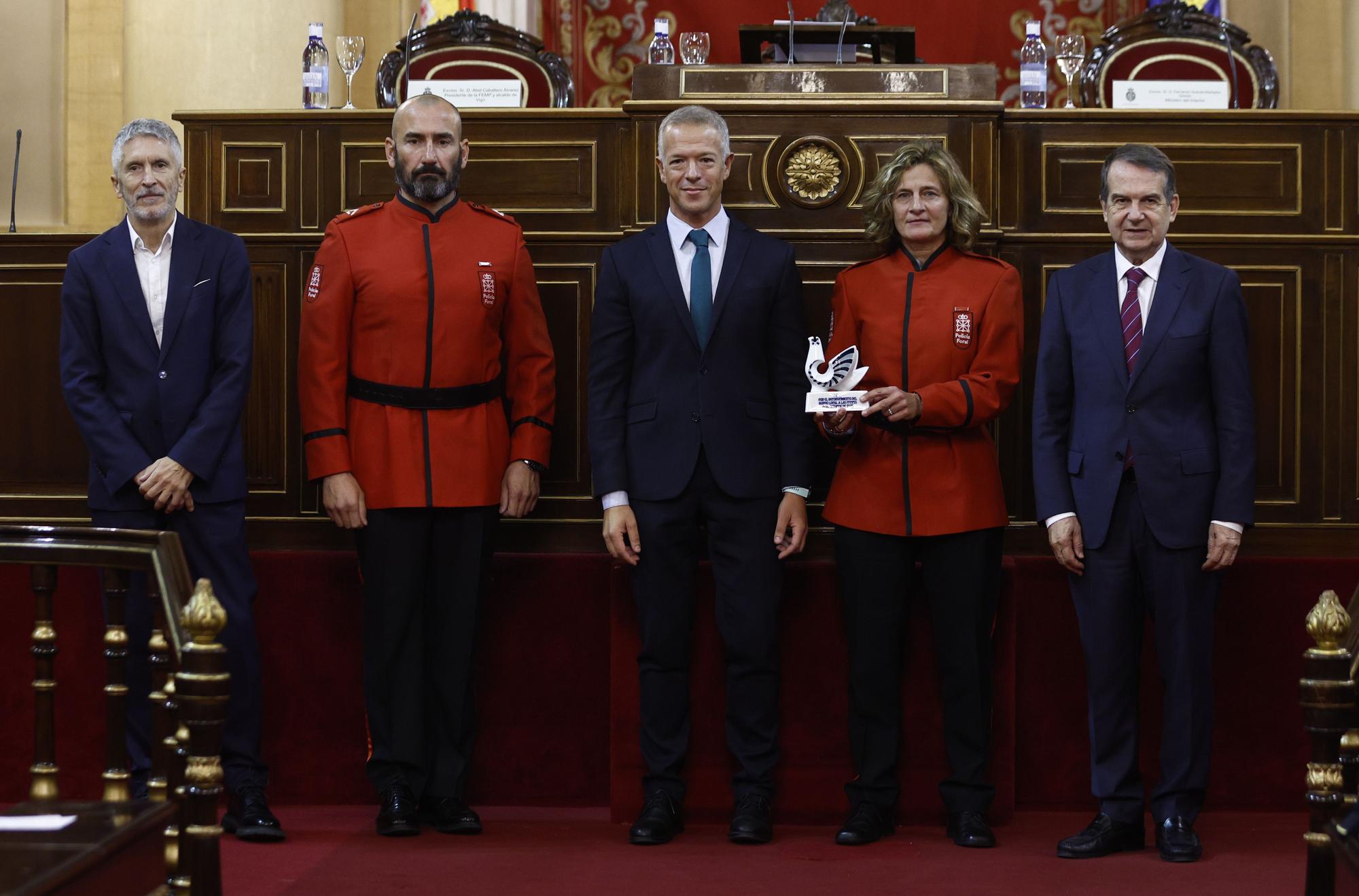 Abel Caballero, como presidente de la FEMP, participa en el homenaje a las fuerzas de seguridad del Estado