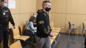 David S. O., alias El Tuvi, en el juicio por los malos tratos y la tentativa de homicidio de su exparea, celebrado en Valencia.